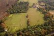 Das 6,9 Hektar große Anwesen verfügt über einen eigenen Golfplatz und mehrere Tennisplätze