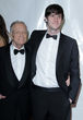 Kein Wunder, er ist schließlich der Sohn von Hugh Hefner