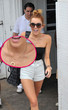 Miley sieht sehr knochig aus Miley sieht sehr knochig aus