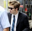 Erstaunlich ist, dass die gezeichneten Figuren dabei keinesfalls aussehen wie Kristen Stewart (19) oder Robert Pattinson (23). 