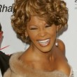 „Mariah ist sehr nervös, jetzt wo Whitney Houston wieder ins Business einsteigen will“, bestätigt uns eine Quelle.