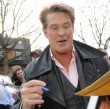 David Hasselhoff scheint immer noch Fans zu haben David Hasselhoff scheint immer noch Fans zu haben