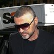 George Michael bricht in seiner Zelle in Tränen aus