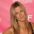 Jennifer Aniston kennen wir mit langem glatten Haar