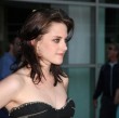 Kristen Stewart und ihr Liebster Rob landeten am Flughafen von L.A., als die Verfolgungsjagd mit den Paparazzi begann Kristen Stewart und ihr Liebster Rob landeten am Flughafen von L.A., als die Verfolgungsjagd mit den Paparazzi begann