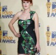 Dieses Kleid macht Rumer Willis unvorteilhaft breit.
