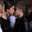 Aber eine Twitter-Botschaft des Teenie-Schwarms klingt fast so, als wolle er seine Selena wieder zurück