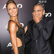 Stacy Keibler raubte in einem Cut-Out Dress nicht nur George den Atem