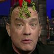 Mit seinem eigenen Mistelzweig wollte er den Zuschauern frohe Weihnachten wünschen