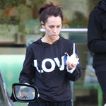 Jennifer Love Hewitt verzichtete für einen spontanen Ausflug zum Eismann gänzlich auf Schminke Jennifer Love Hewitt verzichtete für einen spontanen Ausflug zum Eismann gänzlich auf Schminke