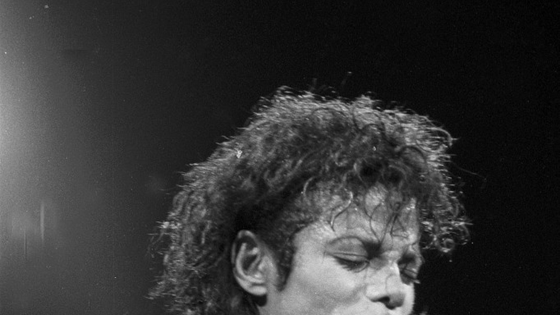 War Michael Jackson schon "dreimal tot"? | Promiflash.de