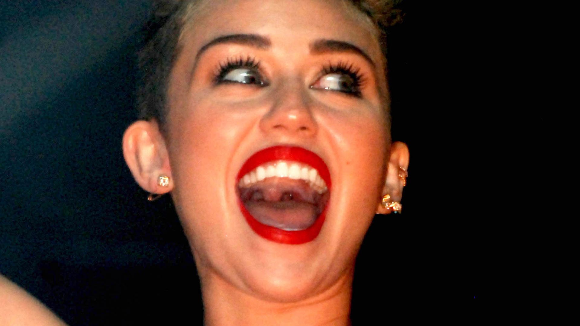Cyrus miley foto scandalo 21 Cyrus miley foto scandalo 45
