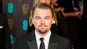Leonardo DiCaprio hat dunkelbraune Haare! | Promiflash.de  width=