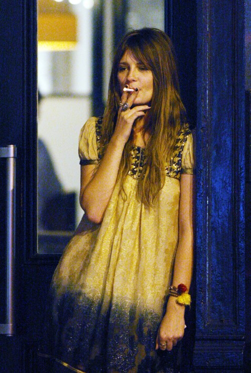 Mischa Barton - Für Mischa Barton (23) ist ihr Leben momentan kein Zuckerschlecken. Mischa Barton - Für Mischa Barton (23) ist ihr Leben momentan kein Zuckerschlecken.