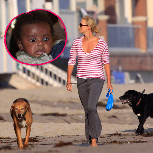 Charlize Theron hat bei der Erziehung ihres Sohnes achtbeinige Unterstützung Charlize Theron hat bei der Erziehung ihres Sohnes achtbeinige Unterstützung