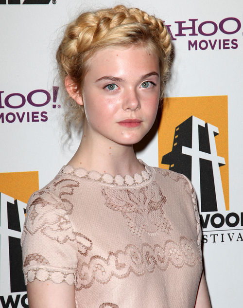 Elle Fanning - Elle Fanning überzeugt mit geflochtenen Haaren