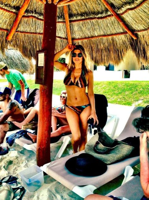 Fergie zeigt sich sexy im Bikini Fergie zeigt sich sexy im Bikini
