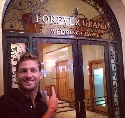 US-BachelorJuan Pablo Galavis schaut sich schon mal eine Wedding Chapel an US-BachelorJuan Pablo Galavis schaut sich schon mal eine Wedding Chapel an