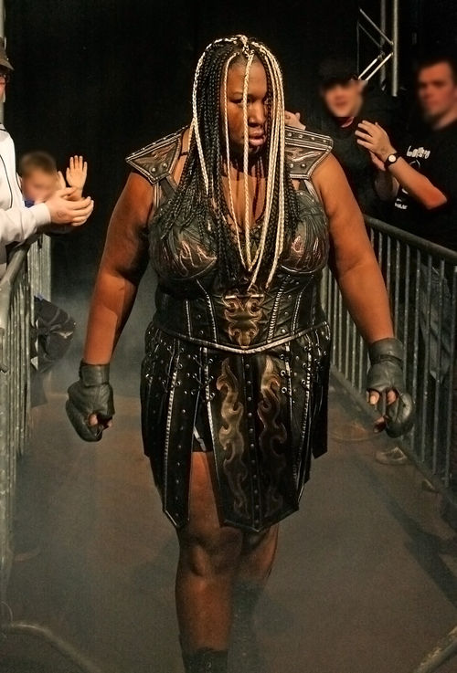 Kia Stevens alias Kharma war schon immer eine imposante Erscheinung Kia Stevens alias Kharma war schon immer eine imposante Erscheinung
