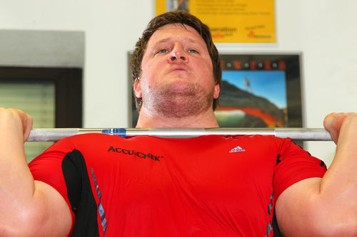 Matthias Steiner wurde unter seiner Hantel begraben Matthias Steiner wurde unter seiner Hantel begraben