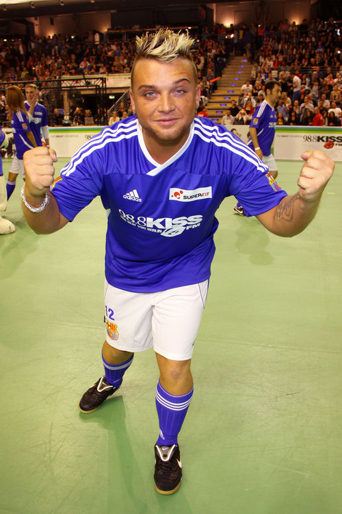 Menowin liebt Fußball total Menowin liebt Fußball total