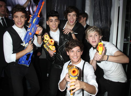One Direction dürfen ihren Namen behalten One Direction dürfen ihren Namen behalten
