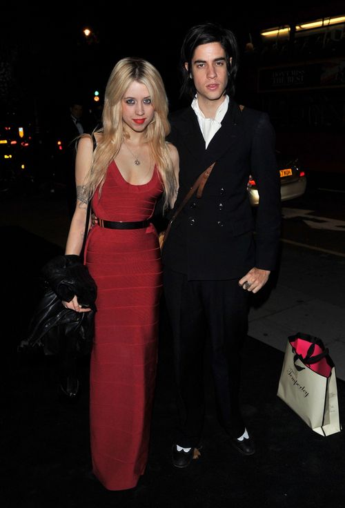Peaches Geldof und ihr Verlobter Thomas Cohen erwarten ein Baby Peaches Geldof und ihr Verlobter Thomas Cohen erwarten ein Baby