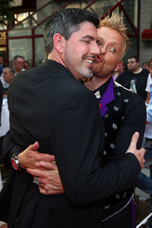 Ross und Gatte Paul wollen ein Baby adoptieren Ross und Gatte Paul wollen ein Baby adoptieren