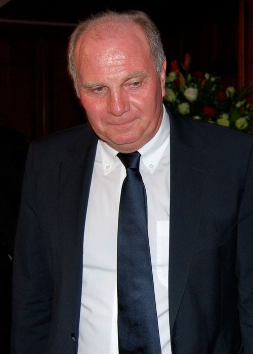 Uli Hoeneß legt jetzt offen: Er hinterzog 18,5 Millionen Euro Uli Hoeneß legt jetzt offen: Er hinterzog 18,5 Millionen Euro