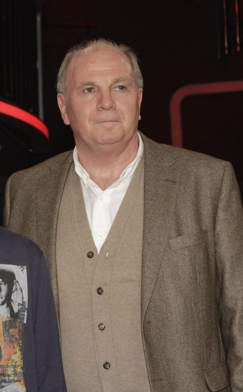 Uli Hoeneß wurde in eine spezielle Klinik verlegt Uli Hoeneß wurde in eine spezielle Klinik verlegt