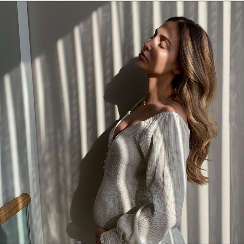 Strahlend Schon Bald Mama Ann Kathrin Gotze Mit Babybauch Promiflash De Strahlend Schon Bald Mama Ann Kathrin Gotze Mit Babybauch Promiflash De