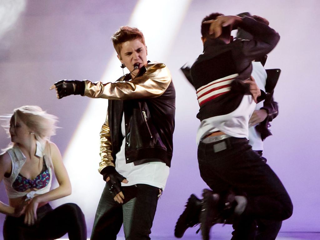 Grapsch! Justin Bieber fasst sich an den Schritt | Promiflash.de