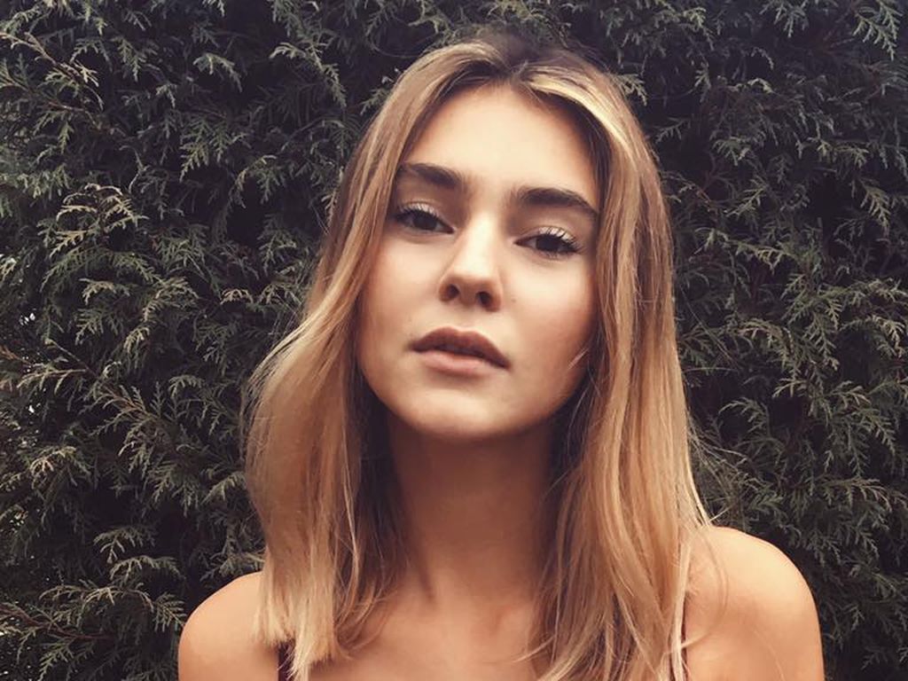 Victoria Secret-reif? Stefanie Giesinger lasziv im roten BH | Promiflash.de