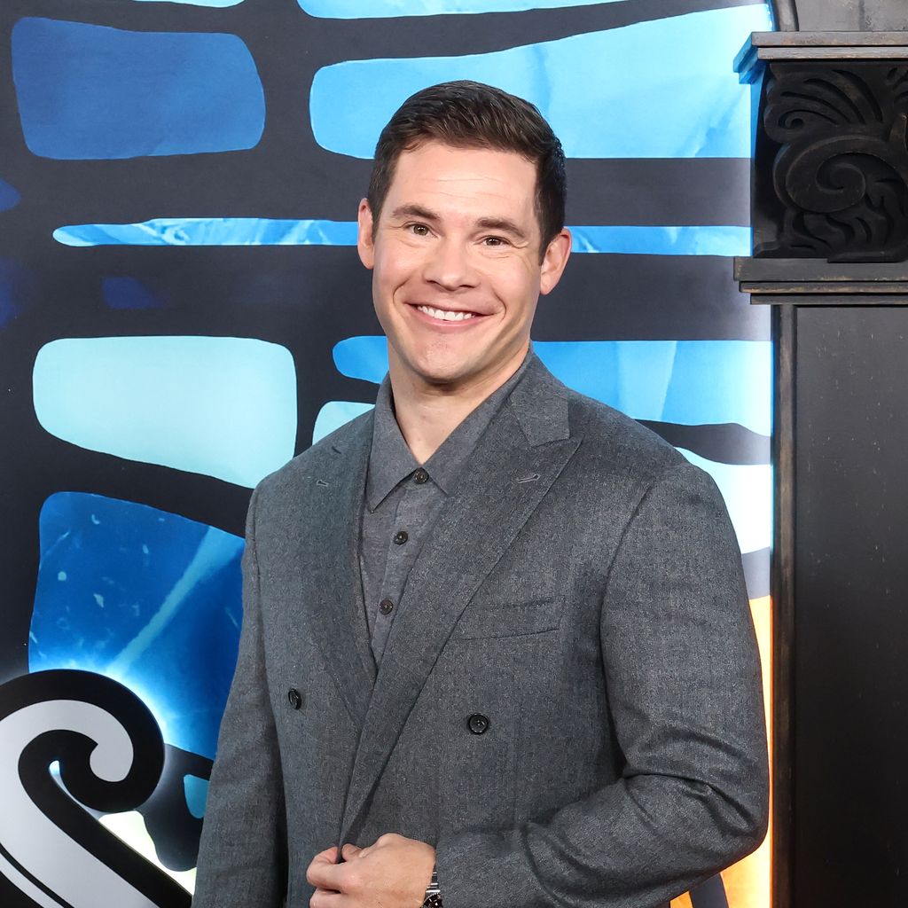 Adam DeVine, Komiker