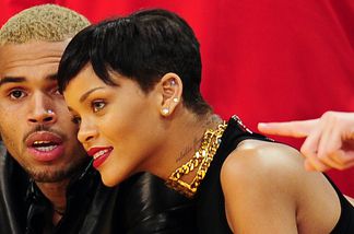 Chris Brown und Rihanna bei einem Basketballspiel 2012 Chris Brown und Rihanna bei einem Basketballspiel 2012