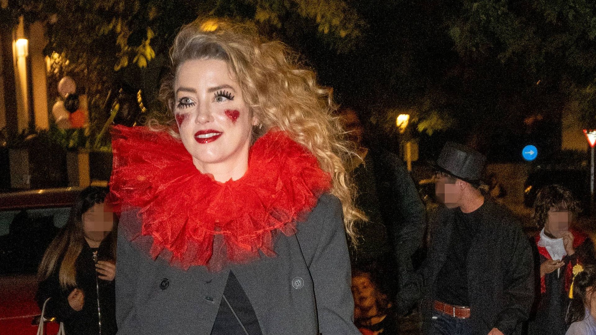 Amber-Heard-feiert-Halloween-mit-T-chterchen-Oonagh-Paige