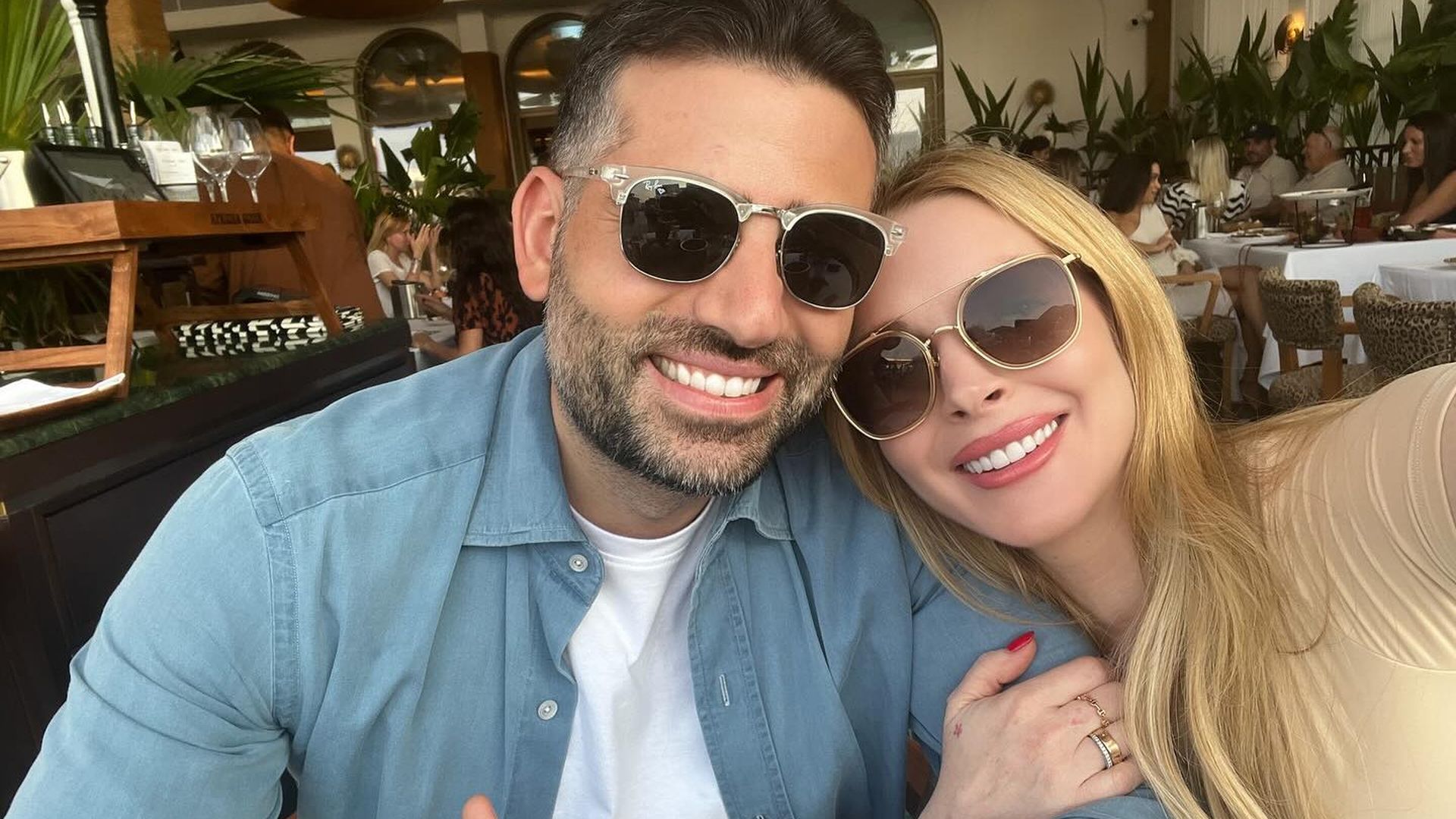 Selten-Lindsay-Lohan-teilt-verliebte-P-rchenfotos-mit-Bader