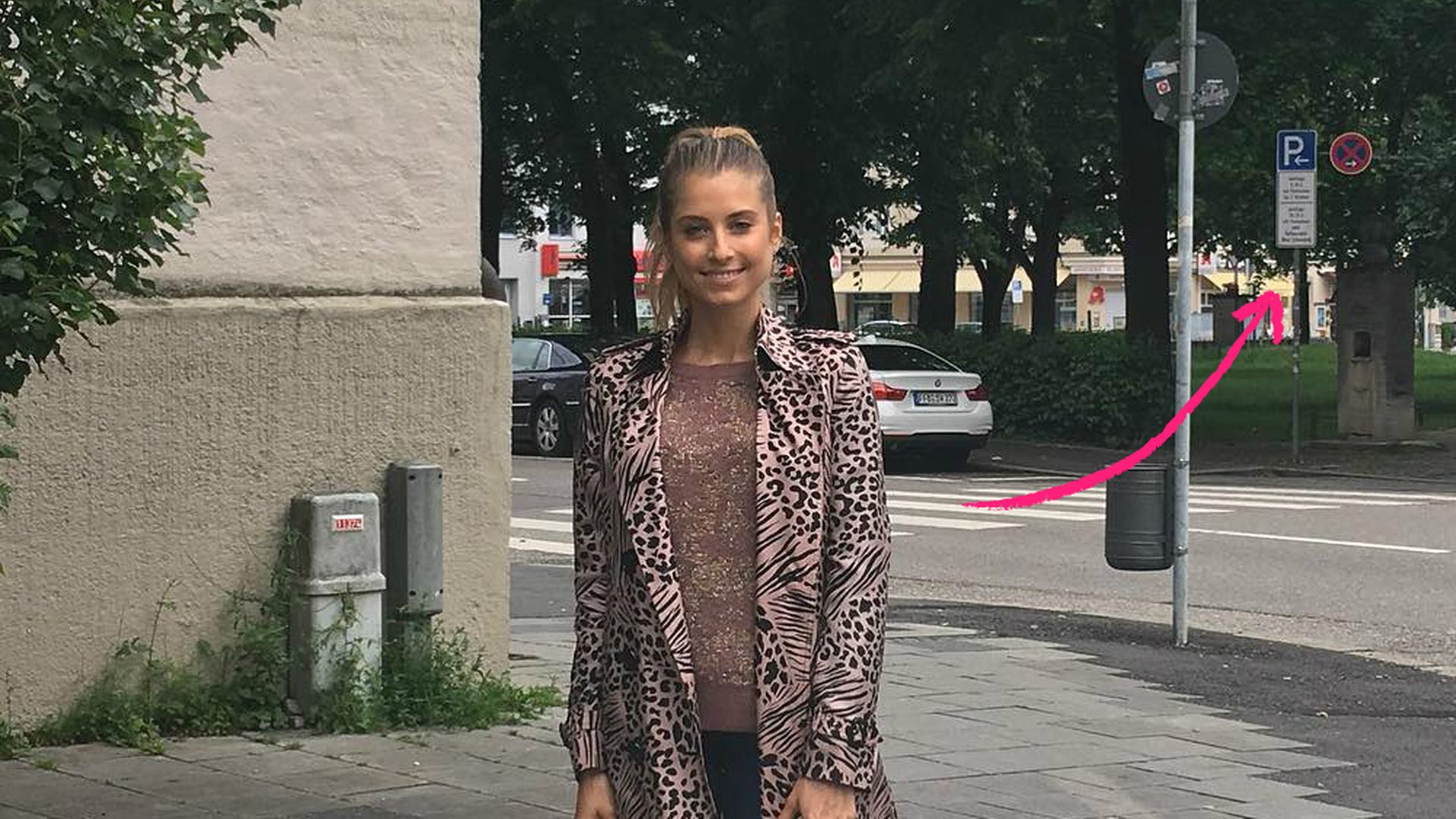 FakeParisPic Cathy Hummels passiert peinliches Malheur! Promiflash.de