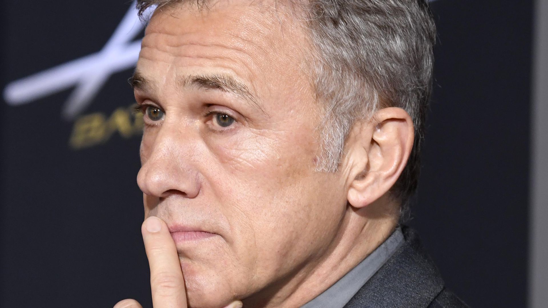 Christoph Waltz mal ganz ungewohnt im Lodder-Look!