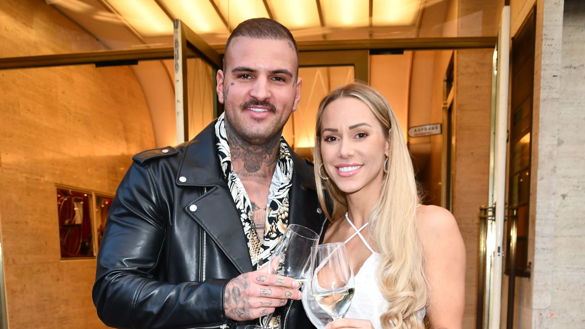Alle Paarfotos Gel scht Krise Bei Diogo Sangre Und Vanessa Promiflash