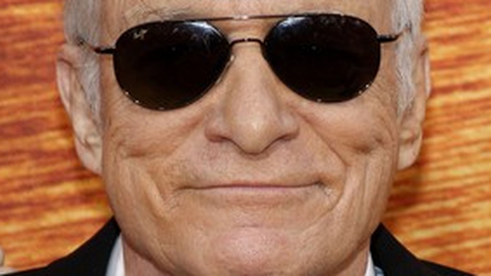 Hugh Hefner auf 3 Milliarden Dollar verklagt Promiflash.de