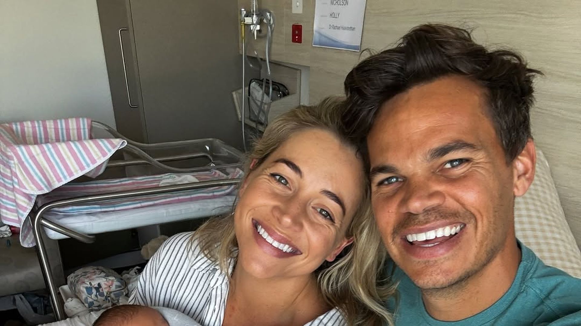 Jimmy-Nicholson-und-Holly-Kingstons-Sohn-ist-auf-der-Welt