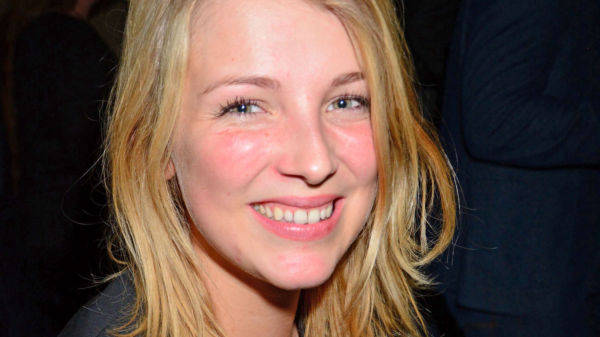 Neue Karriere? GZSZ-Iris Mareike Steen jobbt als Regisseurin ...