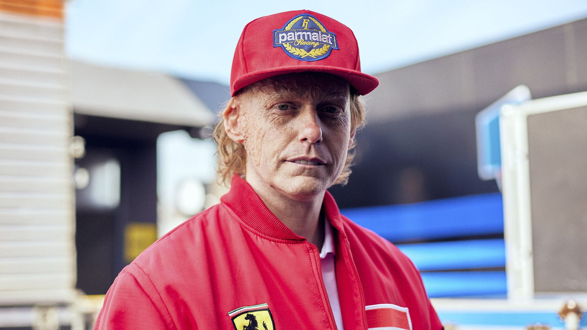 Johannes-Heinrichs-wird-in-neuer-Serie-Senna-zu-Niki-Lauda