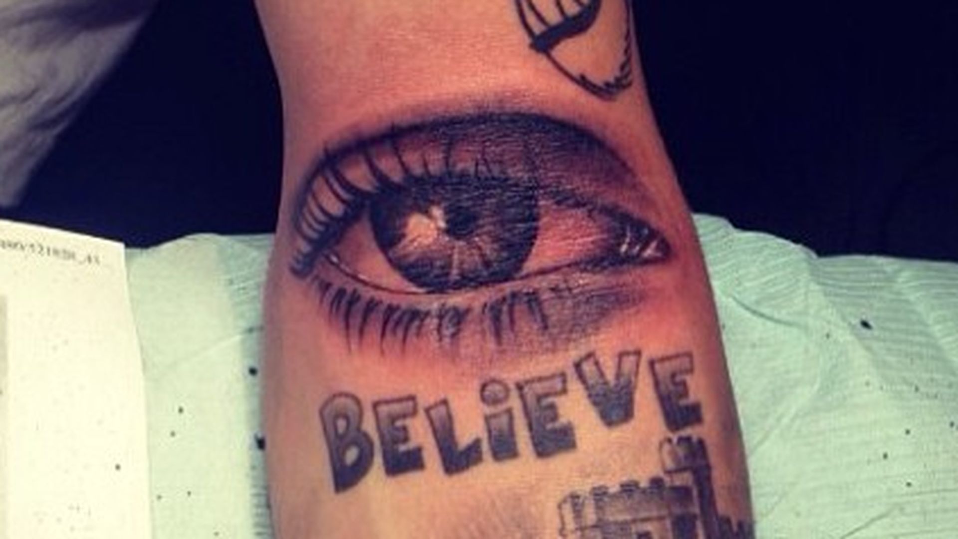Augen auf! Das ist Justin Biebers neuestes Tattoo Promiflash.de