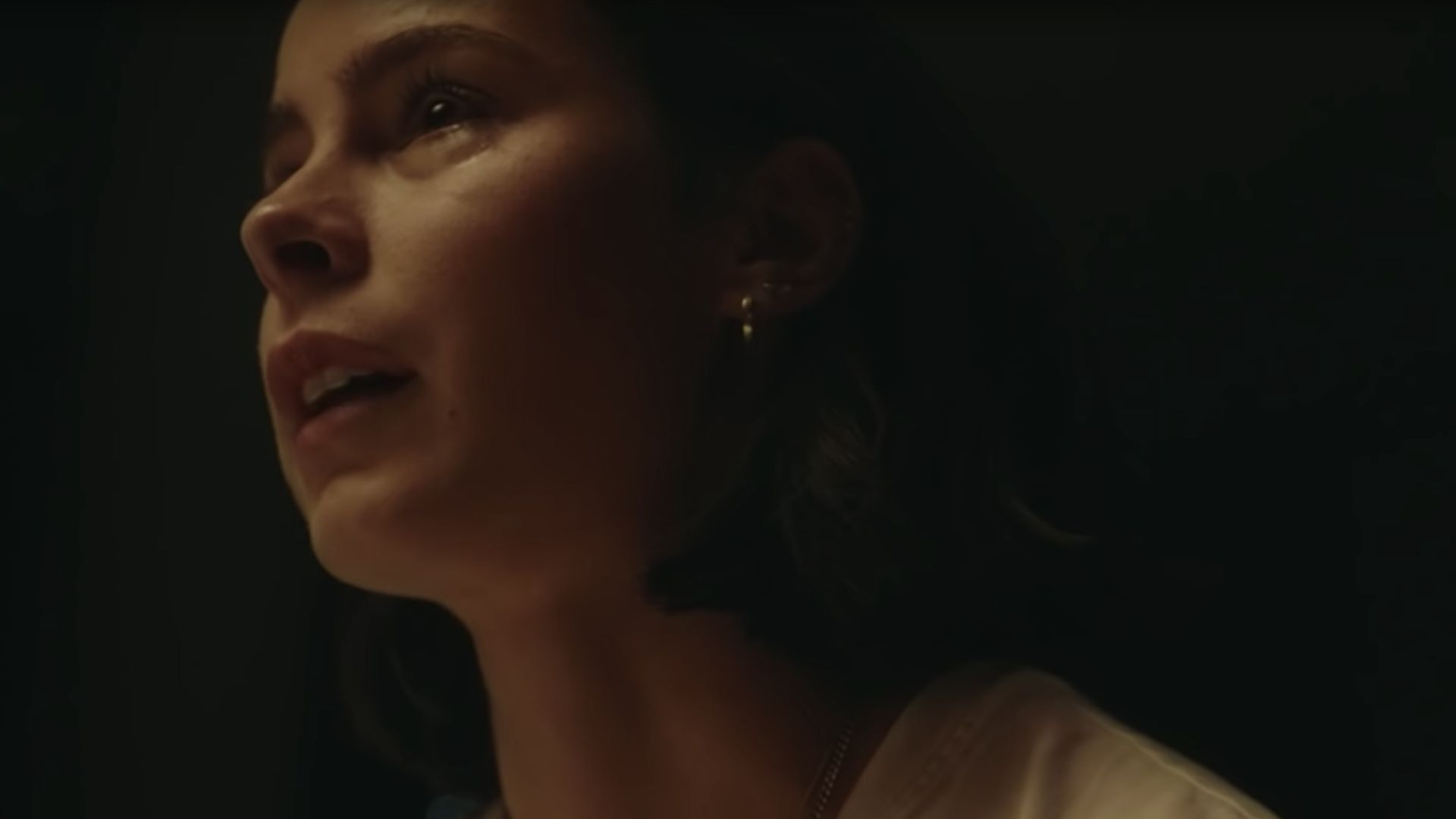 Lena Meyer Landrut Total Emotional In Ihrem Neuen Musikvideo Promiflash De