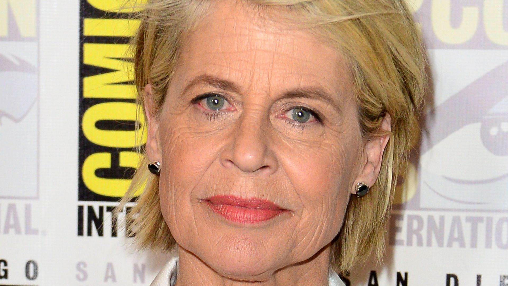 Linda Hamilton trauert Zwillingsschwester stirbt mit 63