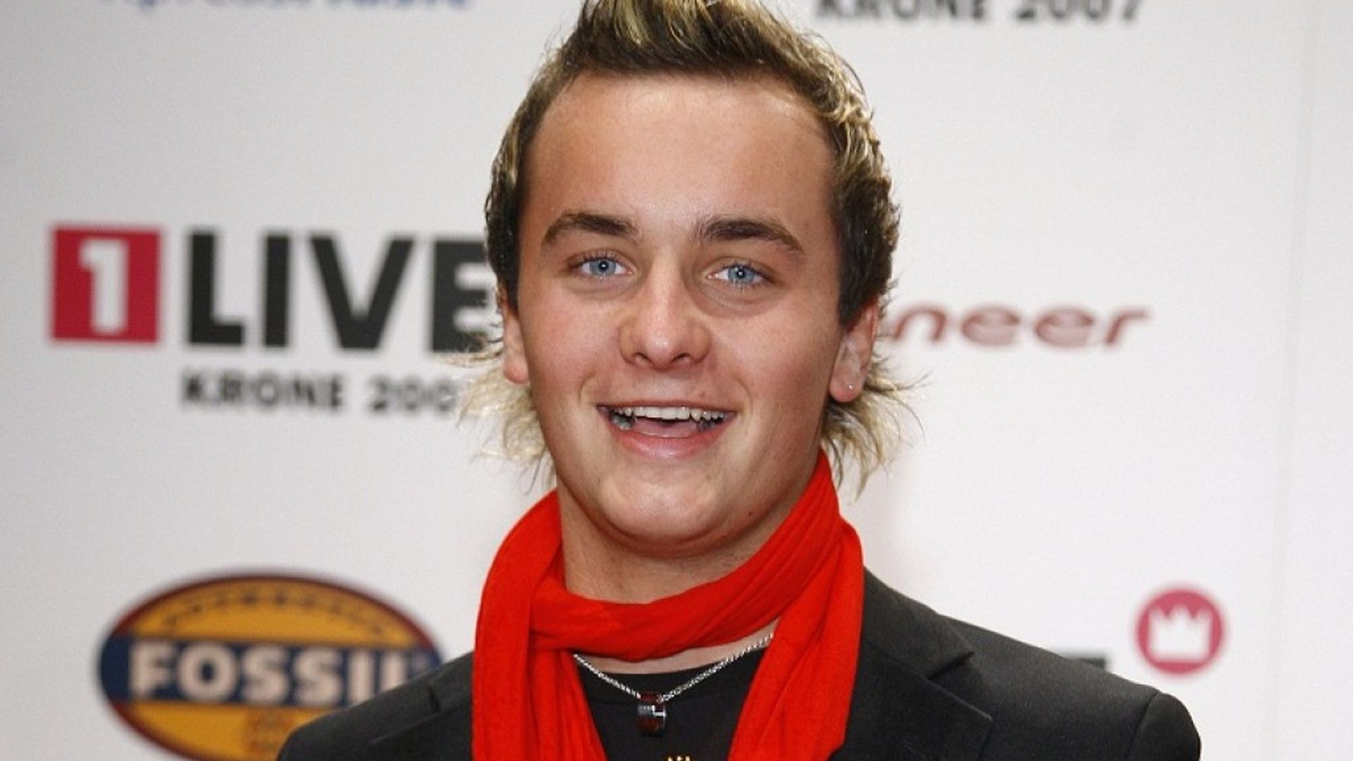 DSDS Hier singt Martin Stosch im ARDFilm! Promiflash.de