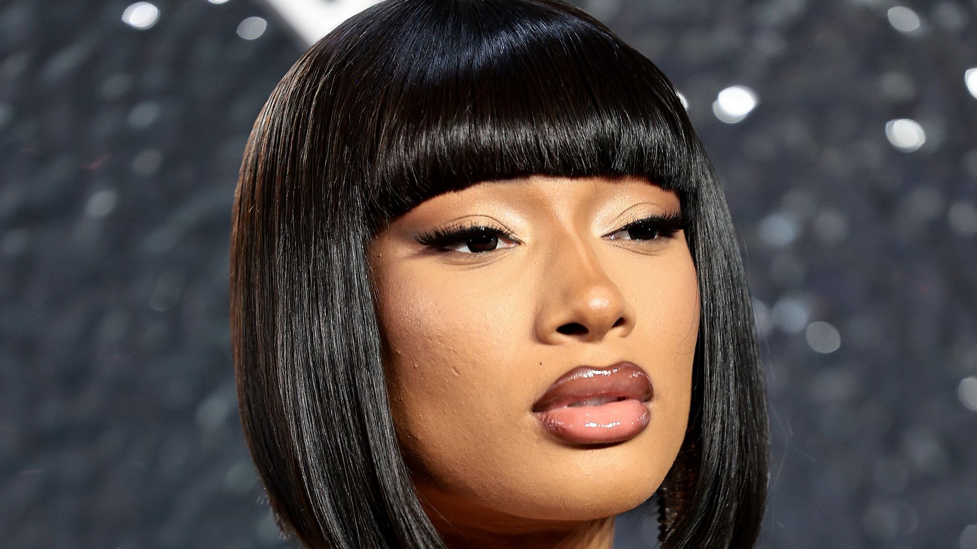 Megan-Thee-Stallion-platzt-wegen-Interviewfragen-der-Kragen
