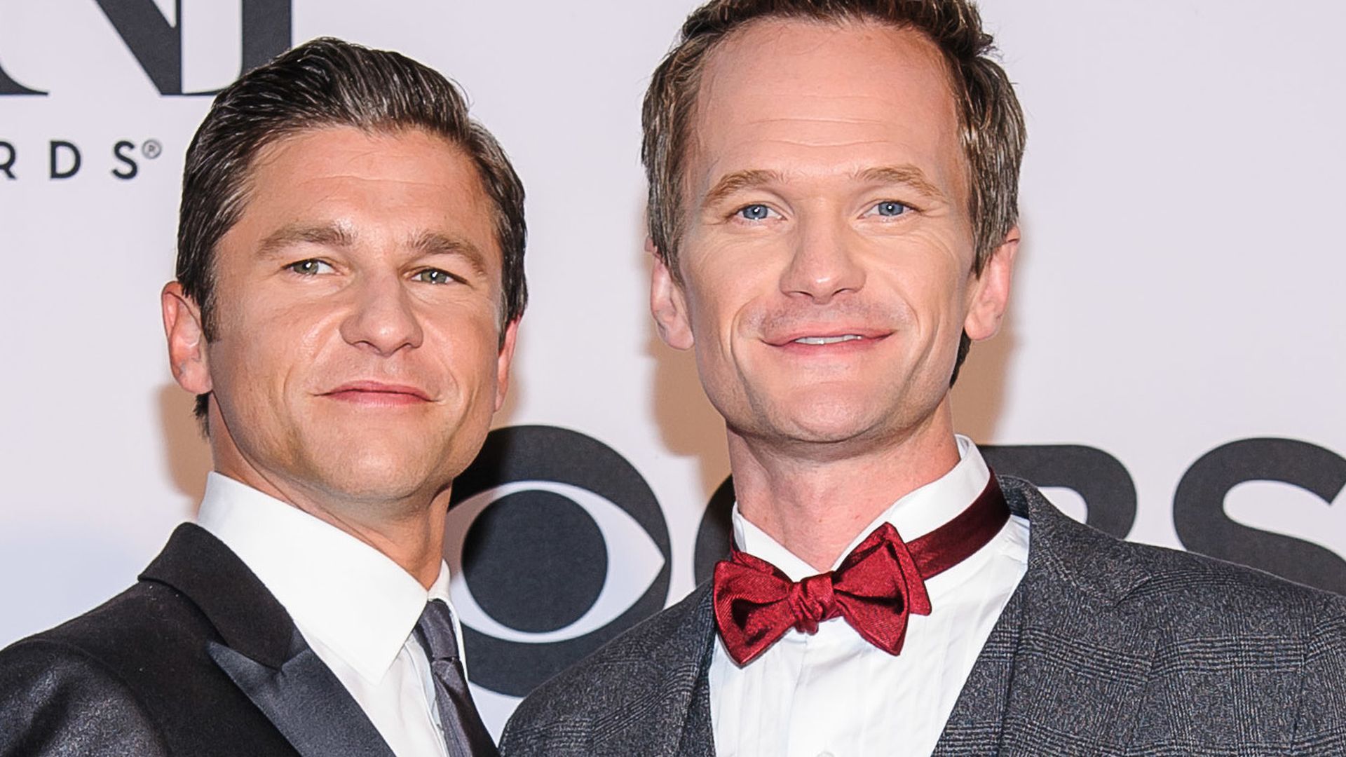 Neil Patrick Harris Happy auf dem roten Teppich Neil Patrick Harris Happy auf dem roten Teppich